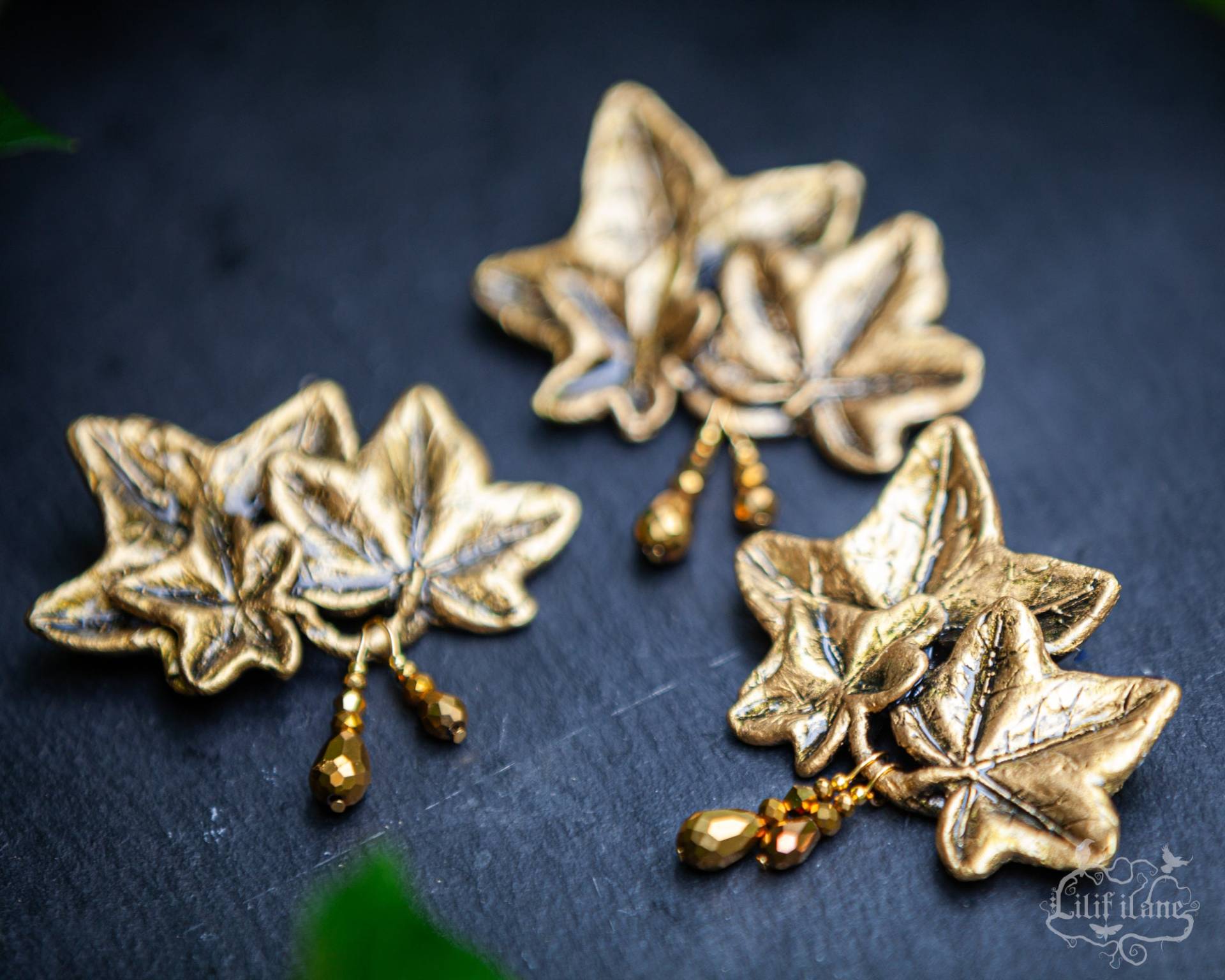1x Handgefertigte Efeu Brosche in Gold Tönen von LilifIlaneARTWORK