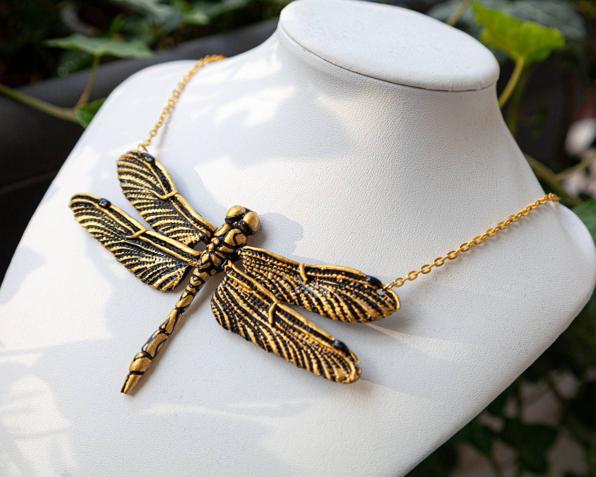 Libellen Halskette - Gold/Schwarz, Dragonfly Necklace Gold/Black, Kette, Fantasy, Jewelry, Fairy von LilifIlaneARTWORK