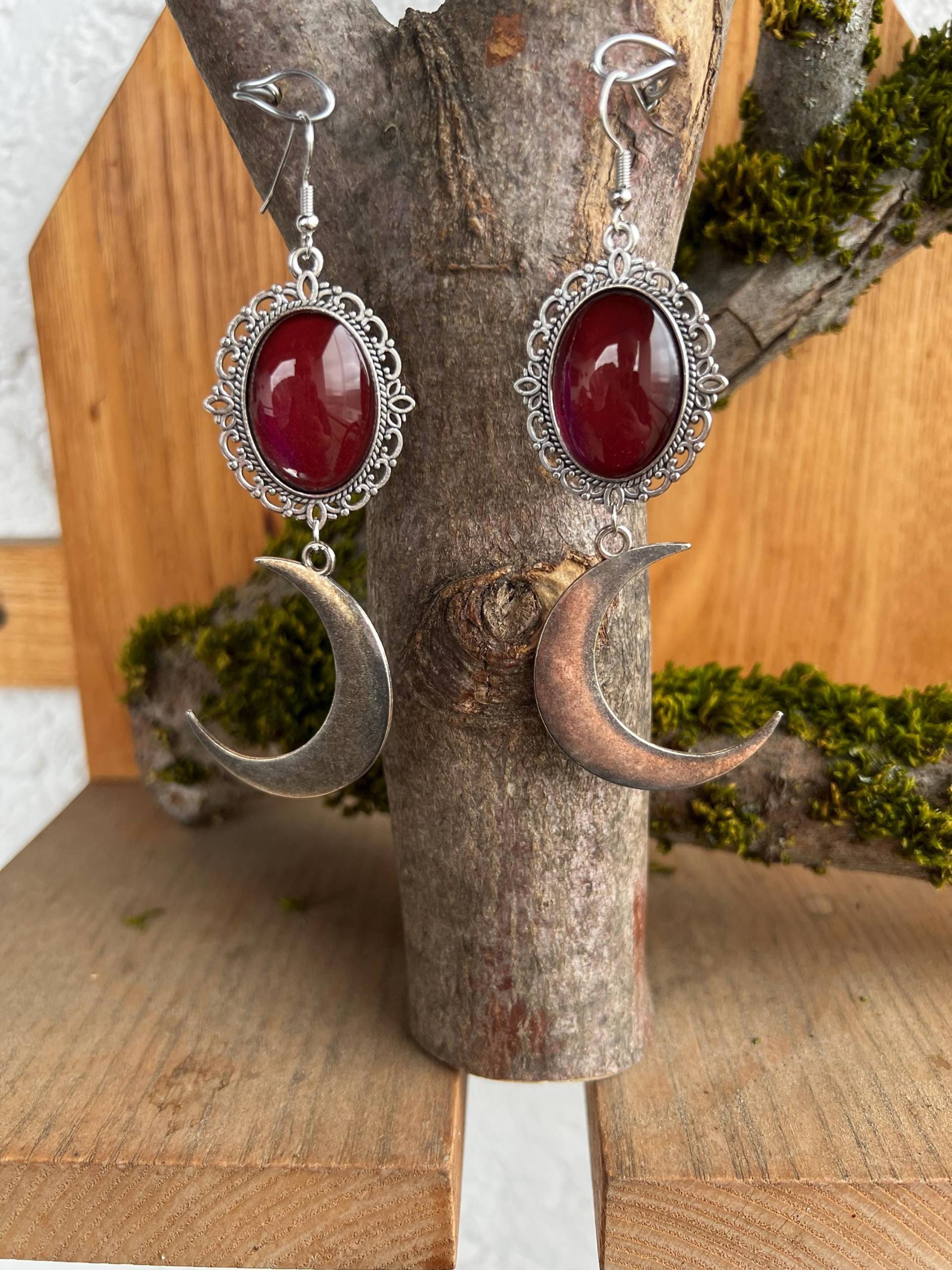 Mond, Halbmond, Gothic, Vintage, Barock - Ohrhänger Bordeaux Rot- Einzelstück Unikat Ohrring Anhänger Seraphiiia-Design Mond, Halbmond, Gothic, Vintage, Barock - Ohrhänger Bordeaux Rot- Einzelstück Unikat Ohrring Anhänger Seraphiiia-Design von LilithKreativeStudio