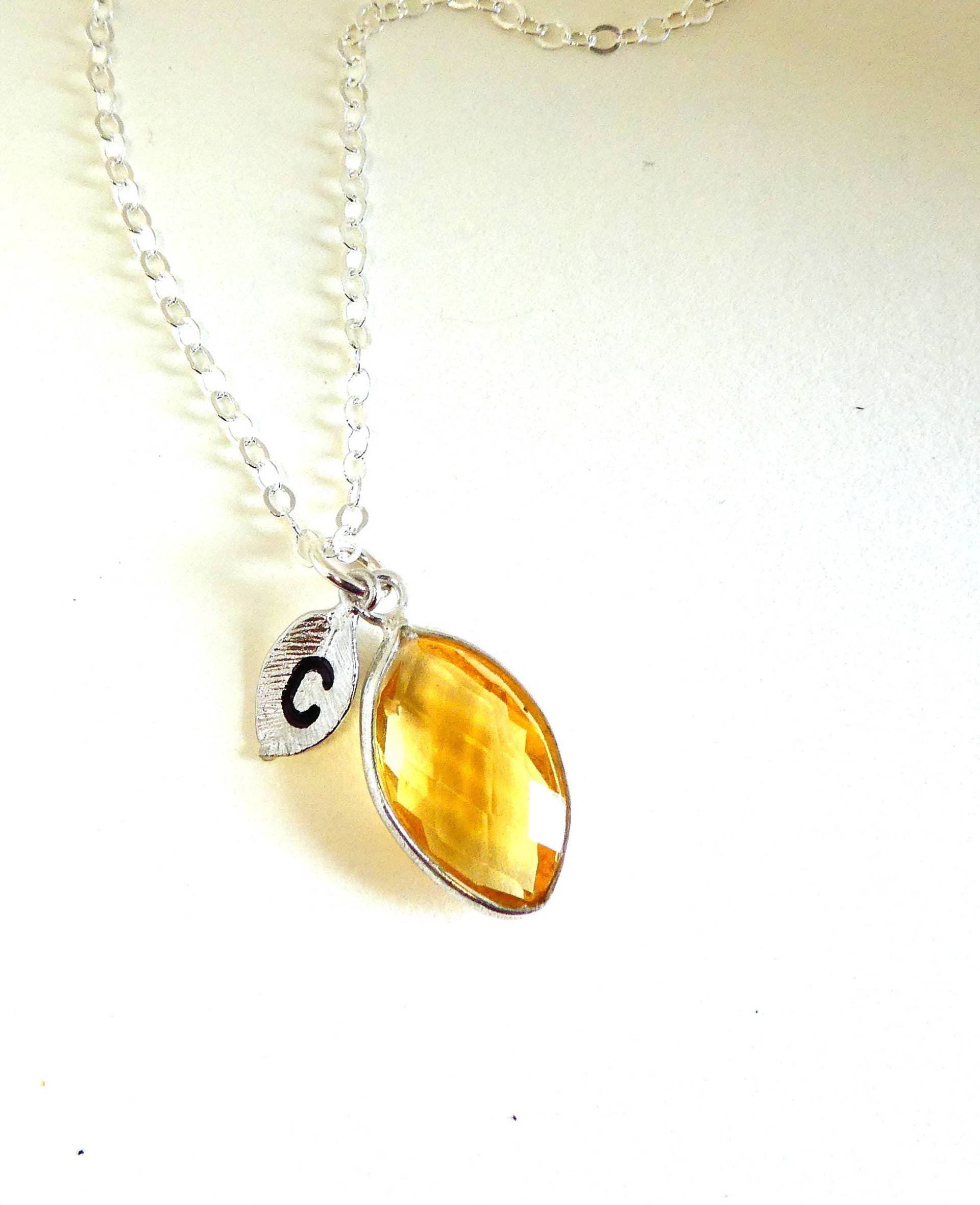 November Geburtsstein Halskette Citrin Blatt 14 K Gold Füllung Personalisiert Initial Charm Benutzerdefinierte Edelstein Schmuck November Geburtsstein Halskette Citrin Blatt 14 K Gold Füllung Personalisiert Initial Charm Benutzerdefinierte Edelstein Schmuck von LillaGems