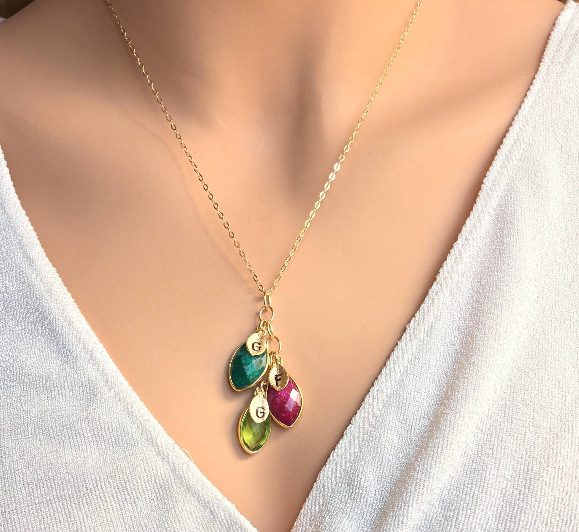 Personalisierte Muttergeschenke, Mütter Geburtshöhlens, Oma Halskette, Initial Stempelschmuck, Anfangsschmuck, Familie Baum Halskette Mama Personalisierte Muttergeschenke, Mütter Geburtshöhlens, Oma Halskette, Initial Stempelschmuck, Anfangsschmuck, Familie Baum Halskette Mama von LillaGems