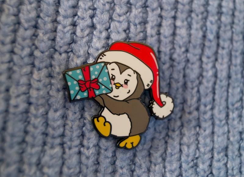 Perci Pinguin Emaille Pin - Lillbits Pins von LillbitsCreations