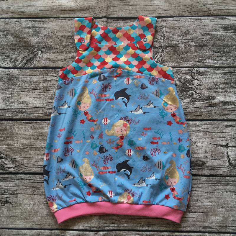 Sommerliches Latzkleid/Ballonkleid Gr. 86-104 "Meerjungfrau Blau/Gold" von LilleHimmelAtelier