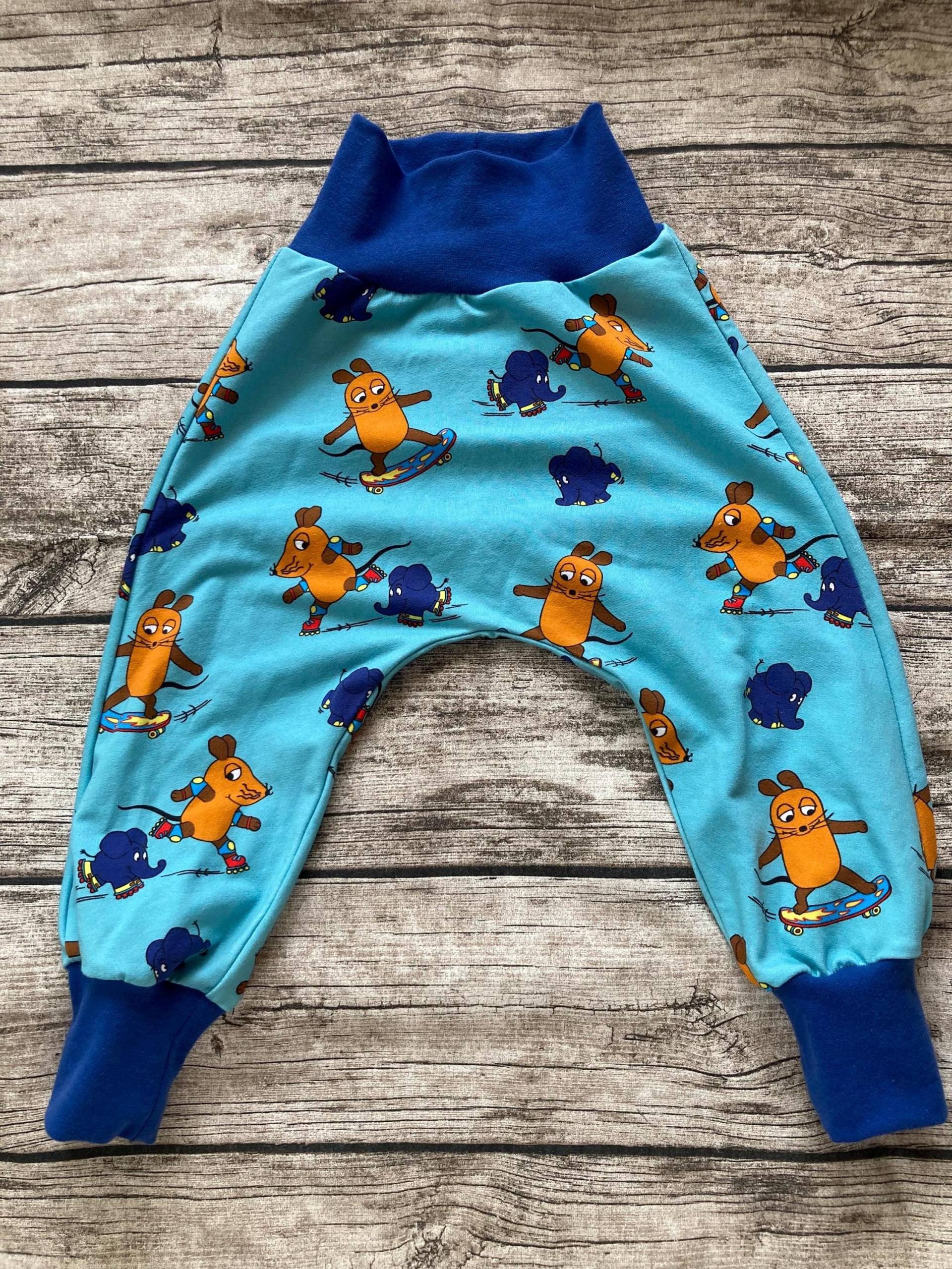 Sweat-Pumphose „Die Maus Und Der Elefant Als Skater" Gr. 62-116 von LilleHimmelAtelier