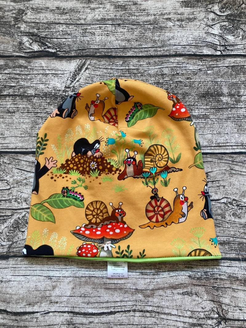 Wende-Beaniemütze „Der Kleine Maulwurf Pauli - Schneckenparty Gelb" Ab Ku 44cm von LilleHimmelAtelier