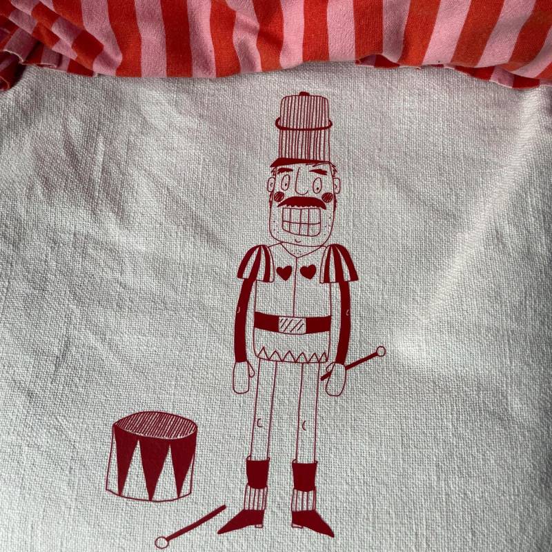 Bügelbild „Nussknacker Rot" Lillemo von LillemoShop