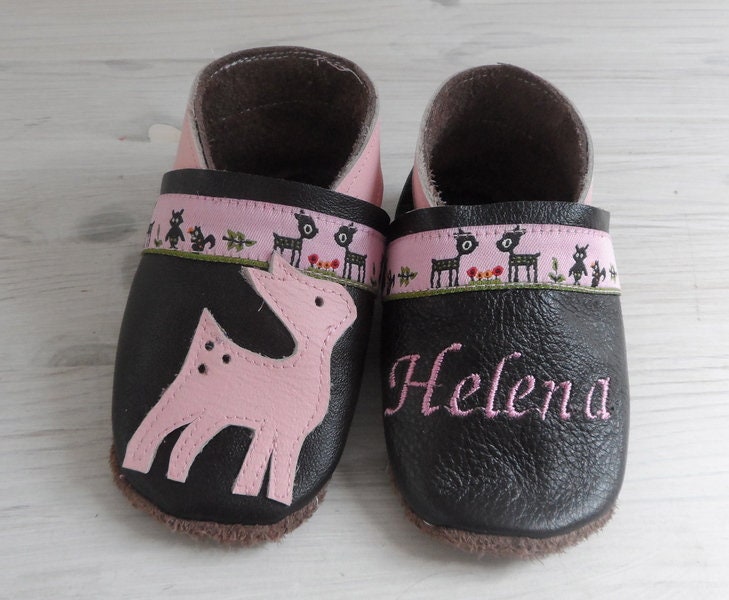 Krabbelschuhe/Lederschuhe Mit Reh Und Namen Krabbelschuhe/Lederschuhe Mit Reh Und Namen von LillemoreDesign