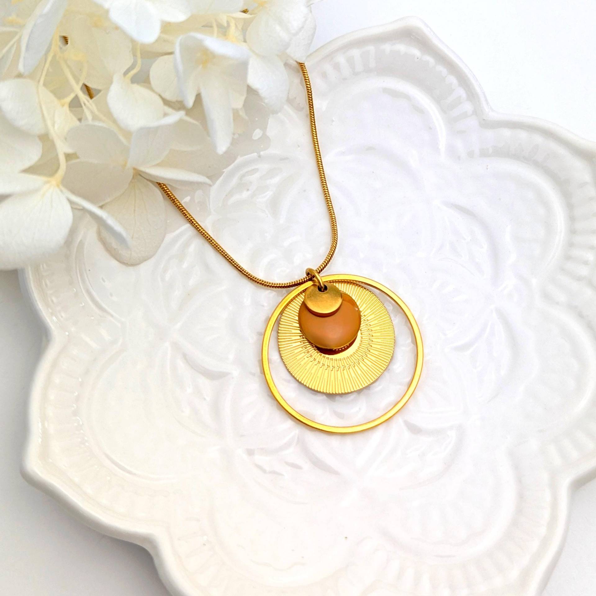 Runde Halskette Mit Anhänger Aus Vergoldetem Messing Und Edelstahl, Boho-stil, Handgefertigtes Schmuckstück, Geschenkidee Für Sie von LilliBelleBijoux