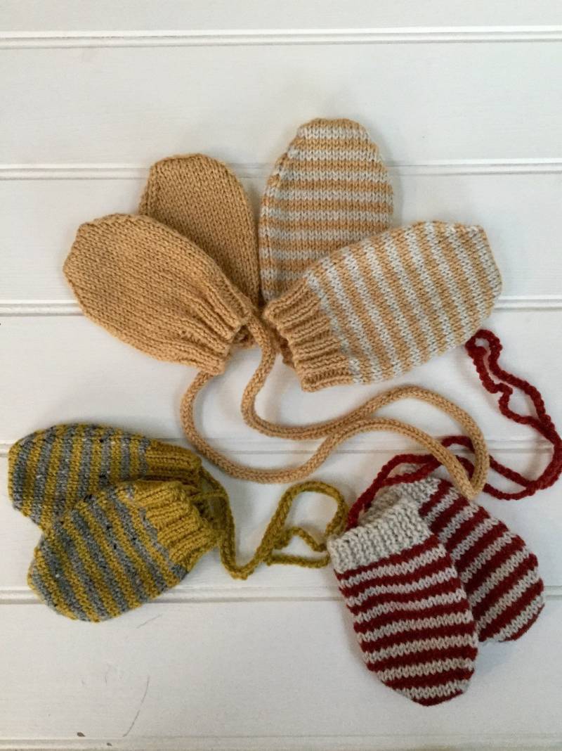 Handgestrickte Babyhandschuhe Gestreifte Wollmischung, Geschenk Zur Geburt von LilliFleur