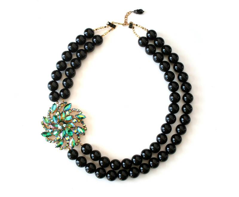 Statement Cocktail Halskette Vintage Strass Brosche Teal Aqua Multi Strang Schwarz Onyx Edelstein Perlen von LillianFineJewelry