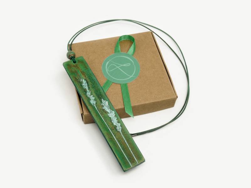 Lederkette Mit Gräser-Silhouette | Lederanhänger An Lederband Halskette Boho-Look Grüne Statement Kette Geschenke Zu Weihnachten von LillianRaphaela