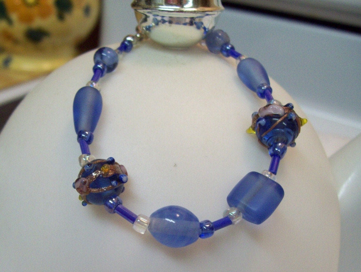 Blaue Lampwork Armband Blaue Lampwork Armband von LillianTreasures