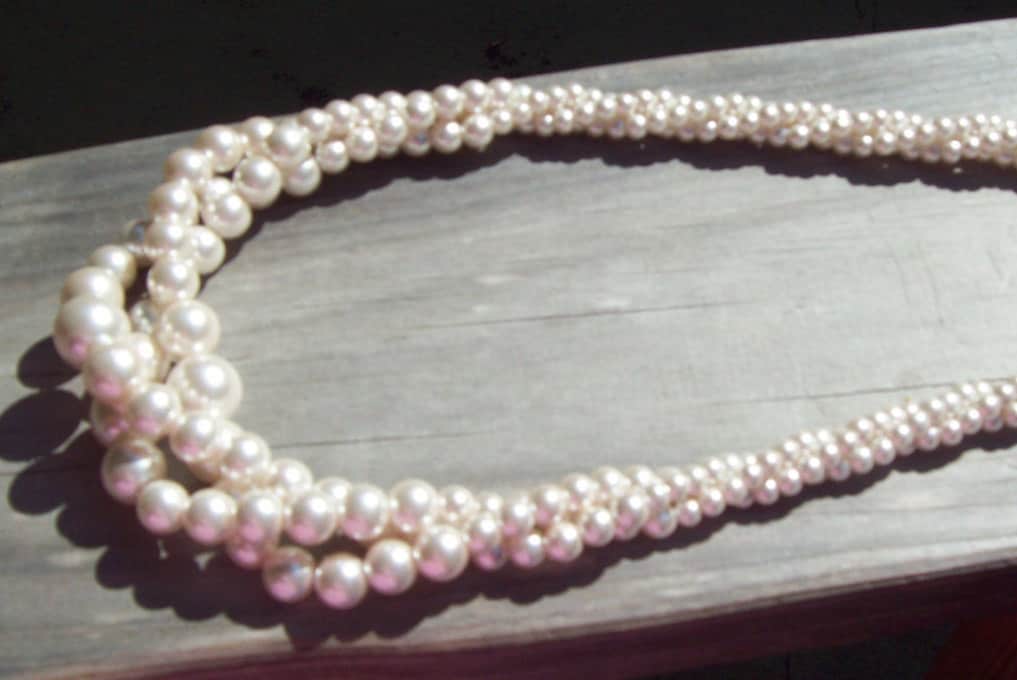 Drei Strang Perlenkette Drei Strang Perlenkette von LillianTreasures