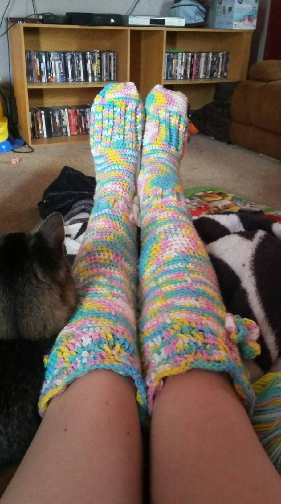 Gehäkelte Hohe Kniestrümpfe, Socken, Fußwärmer, Winteraccessoire Gehäkelte Hohe Kniestrümpfe, Socken, Fußwärmer, Winteraccessoire von Lillikehome