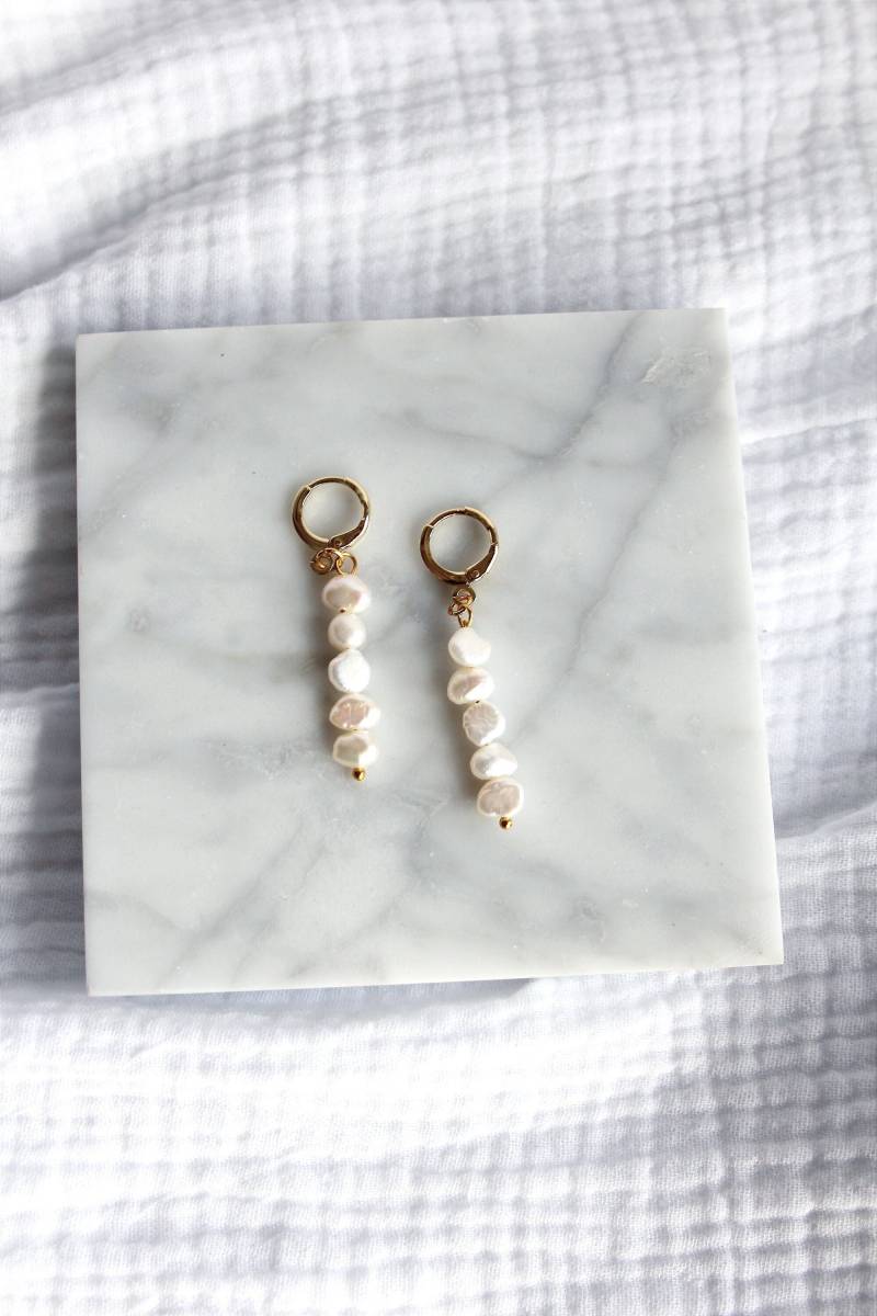 Hängeohrringe Gold Mit Süßwasserperlen/Elegante, Lange Perlenohrringe Statementohrringe Creolen Anhänger Ohrringe Im Bohostil Hängeohrringe Gold Mit Süßwasserperlen/Elegante, Lange Perlenohrringe Statementohrringe Creolen Anhänger Ohrringe Im Bohostil von Lillomy