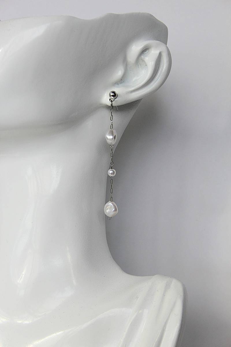 Perlenohrringe Silber Lang, Zarte Boho Ohrringe Perlen, Ohrstecker Zierlich Braut Silber, Weiße Perlen von Lillomy