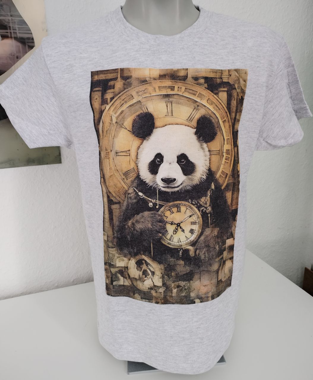 Lilly und Leif T-Shirt mit Steampunk Aufdruck unisex von Lilly und Leif