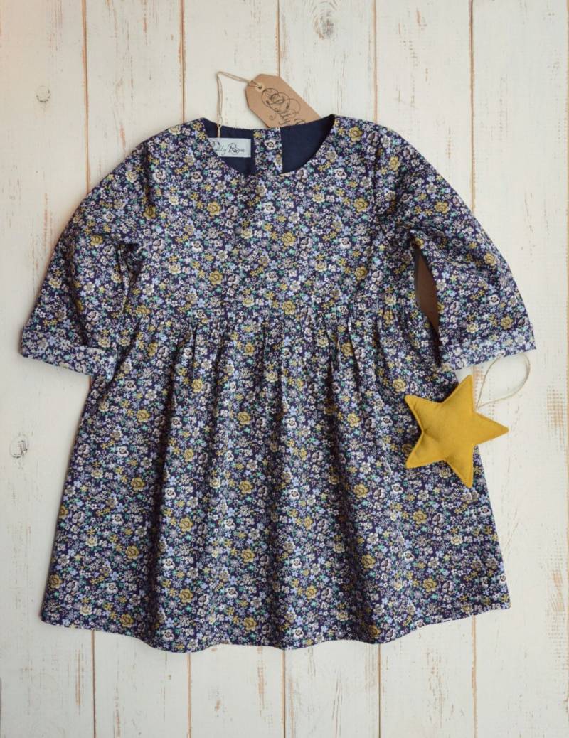 Floral Mädchen Kleid Unten Rüschen Langarm von LillyRoseStories