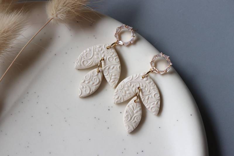 Handgemachte Polymer Clay Ohrringe, Braut Vergoldetes Messing Mit Zirkon von LillydesignDE