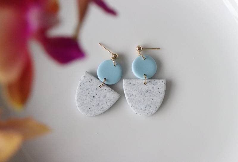 Hellblaue Und Grau Granit Polymer Lay Ohrringe von LillydesignDE