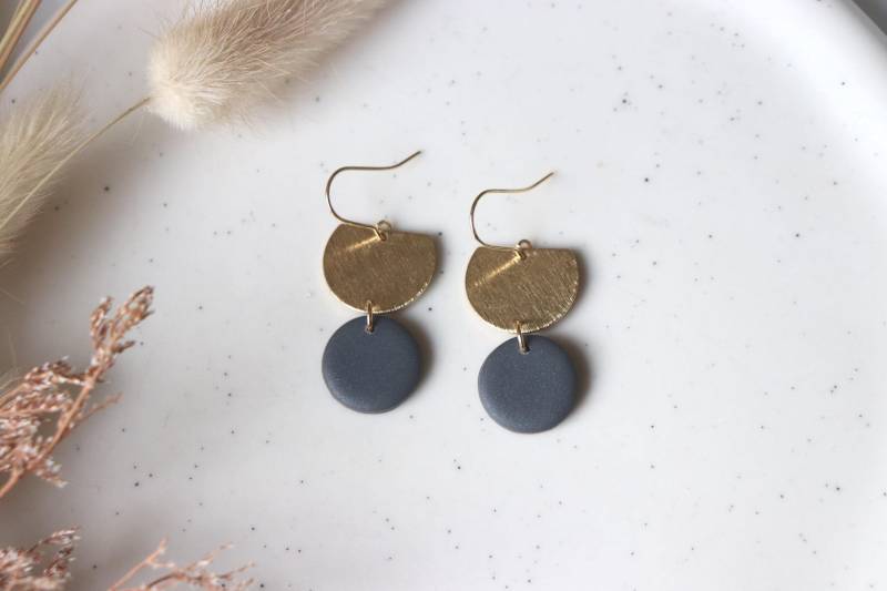 Schwarze Ohrringe, Polymer Clay, Messing, Ohrringe von LillydesignDE