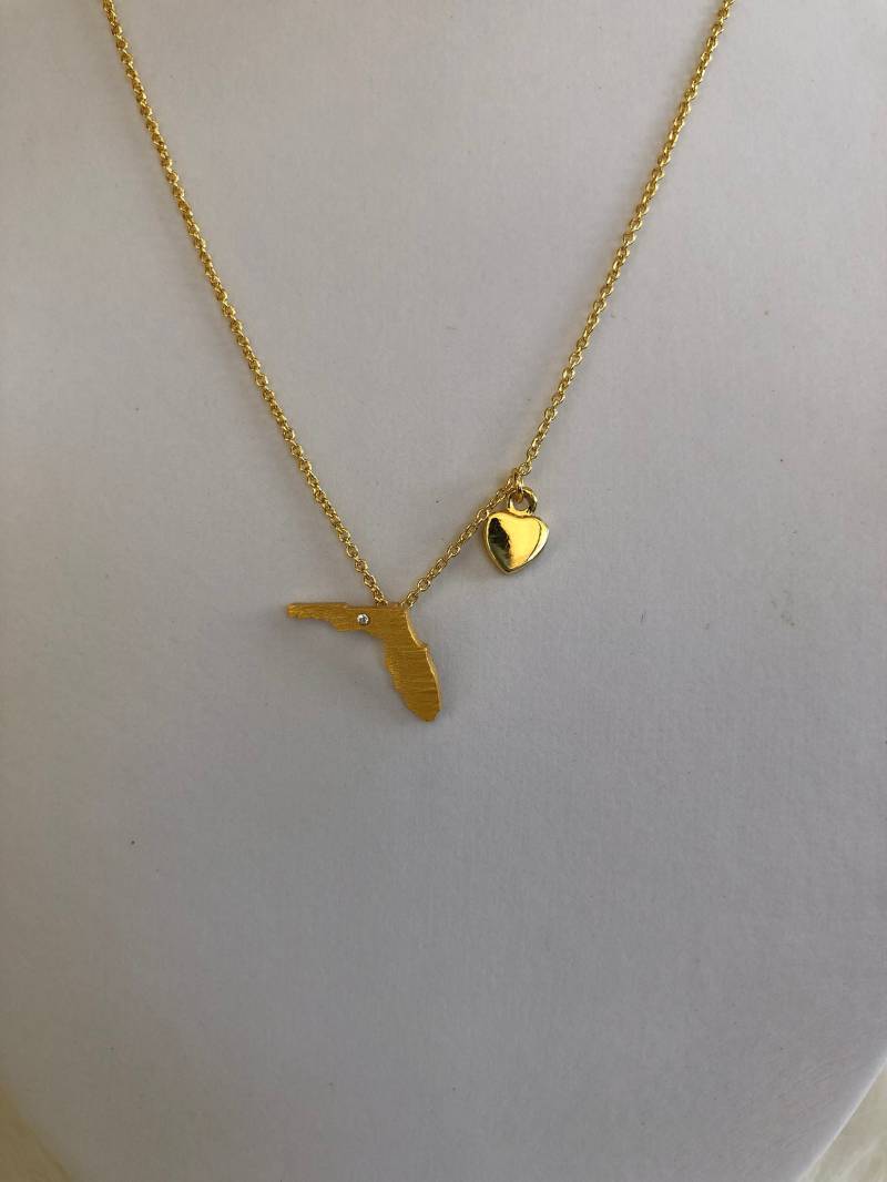Handgemachte 20Kt Vergoldete Florida State Halskette Mit Herz Handgemachte 20Kt Vergoldete Florida State Halskette Mit Herz von LillysHiddenTreasure