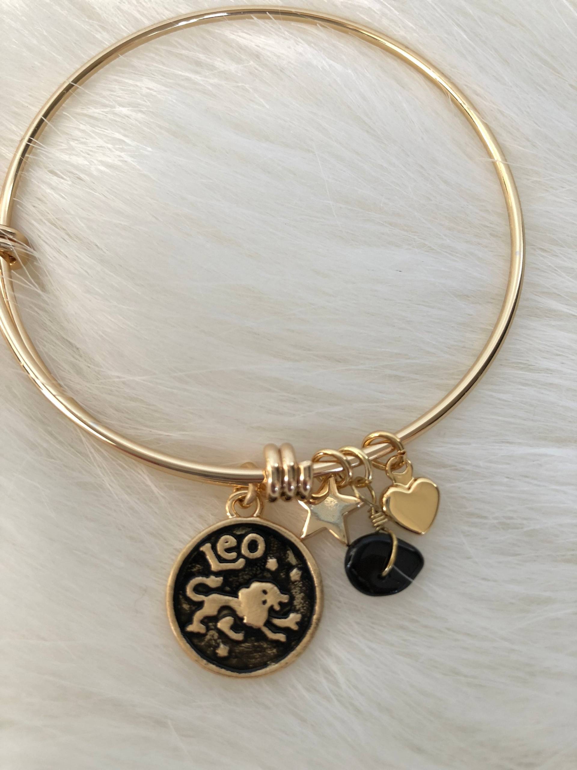 Leo Handmade Fein Messing Zodiac Charm Armband & Edelstein Mit 20Kt Gold Überzug von LillysHiddenTreasure