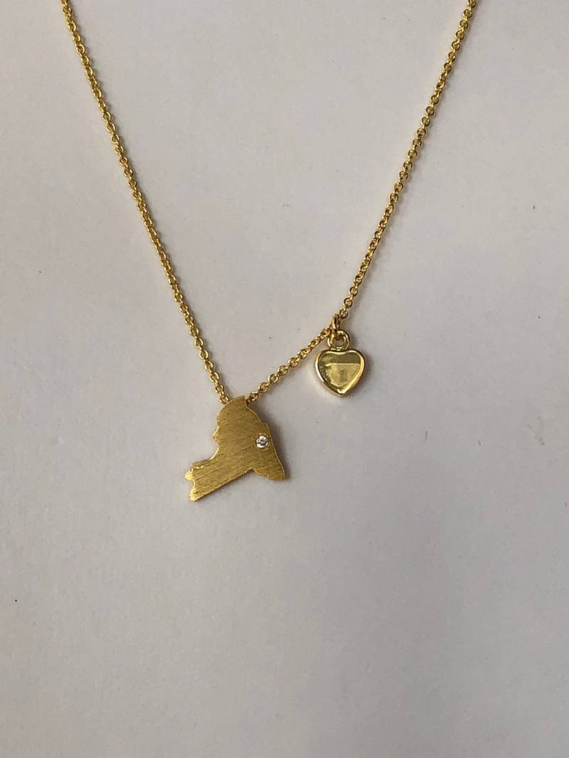 Handgefertigte 20Kt Vergoldete New York State Halskette Mit Herz Handgefertigte 20Kt Vergoldete New York State Halskette Mit Herz von LillysHiddenTreasure