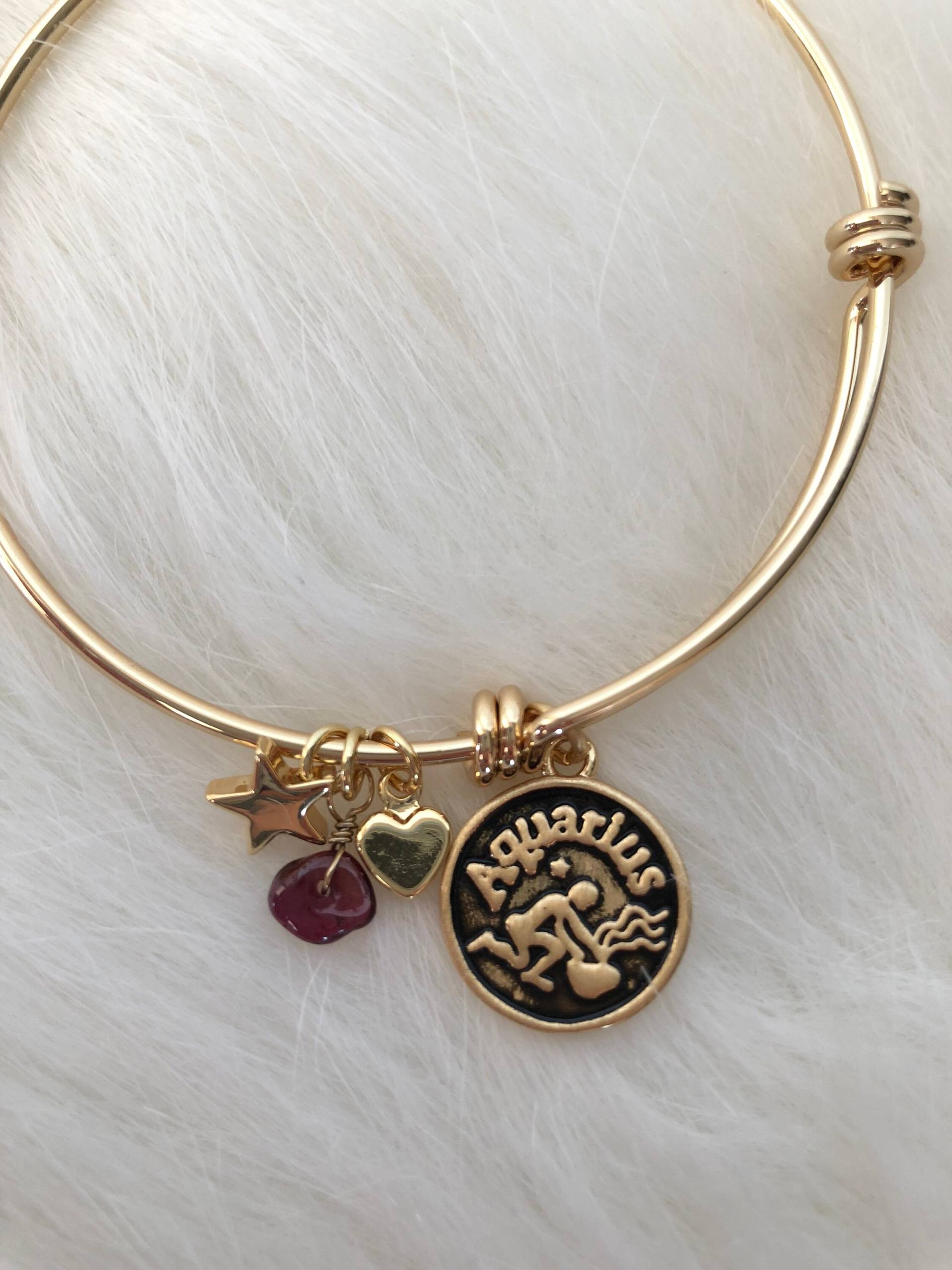 Wassermann Handgemachtes Feines Messing Sternzeichen Bettelarmband & Edelstein Mit 20Kt Gold Überzug von LillysHiddenTreasure