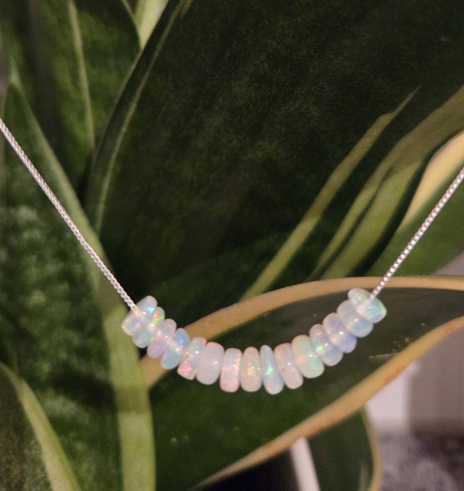 Opal Kette Natürlicher Geburtsstein Oktober Glücksstein Magie Schimmer Geschenk Weihnachten Magisch Unikat Minimalistisch Echt Hochzeit von Lillysopalbracelet
