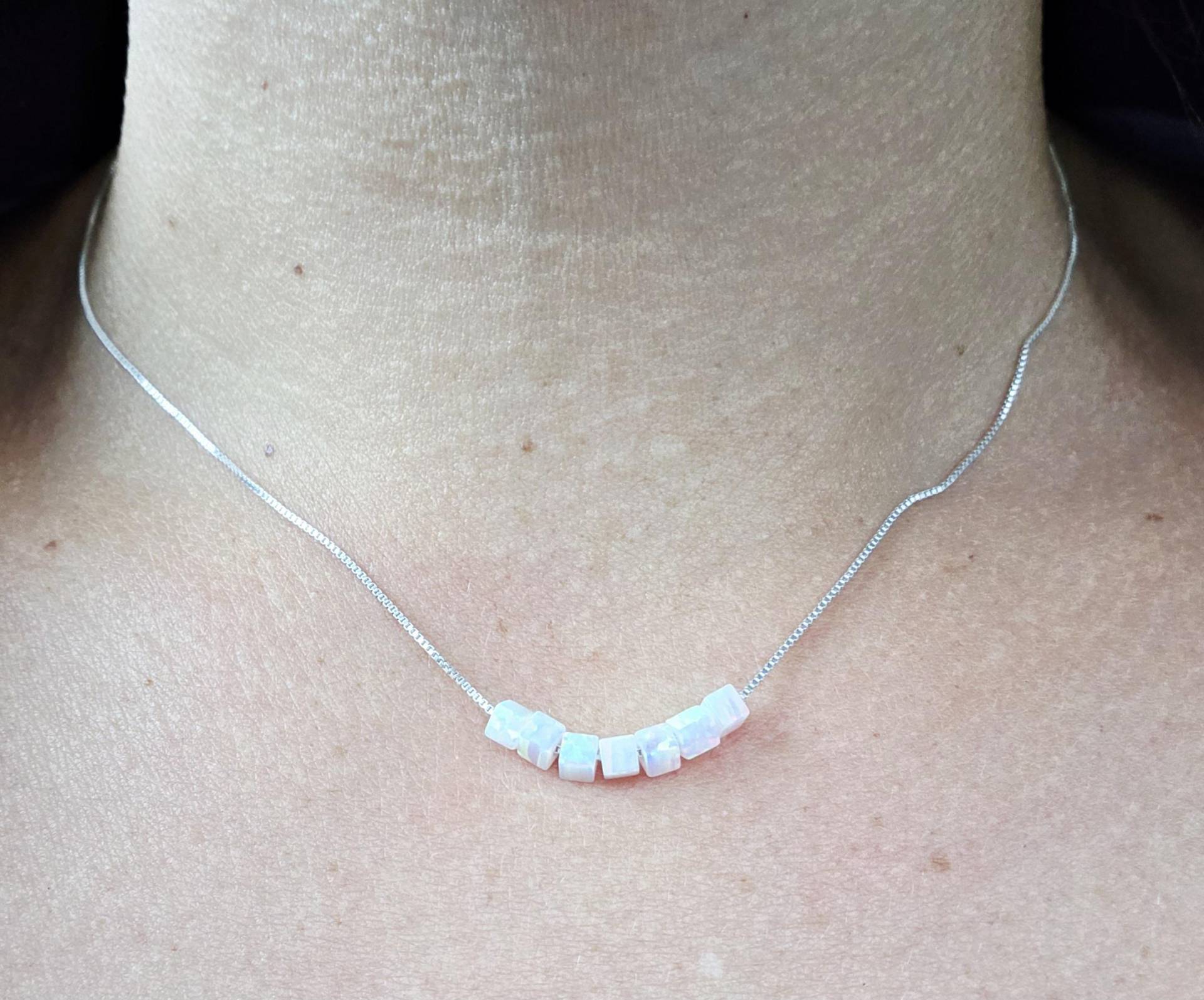 Opal Kette Silber Geschenk Weihnachten Magisch Unikat Minimalistisch Echt Hochzeit Verlobung Present Braclet Jewelry Blue Silver von Lillysopalbracelet