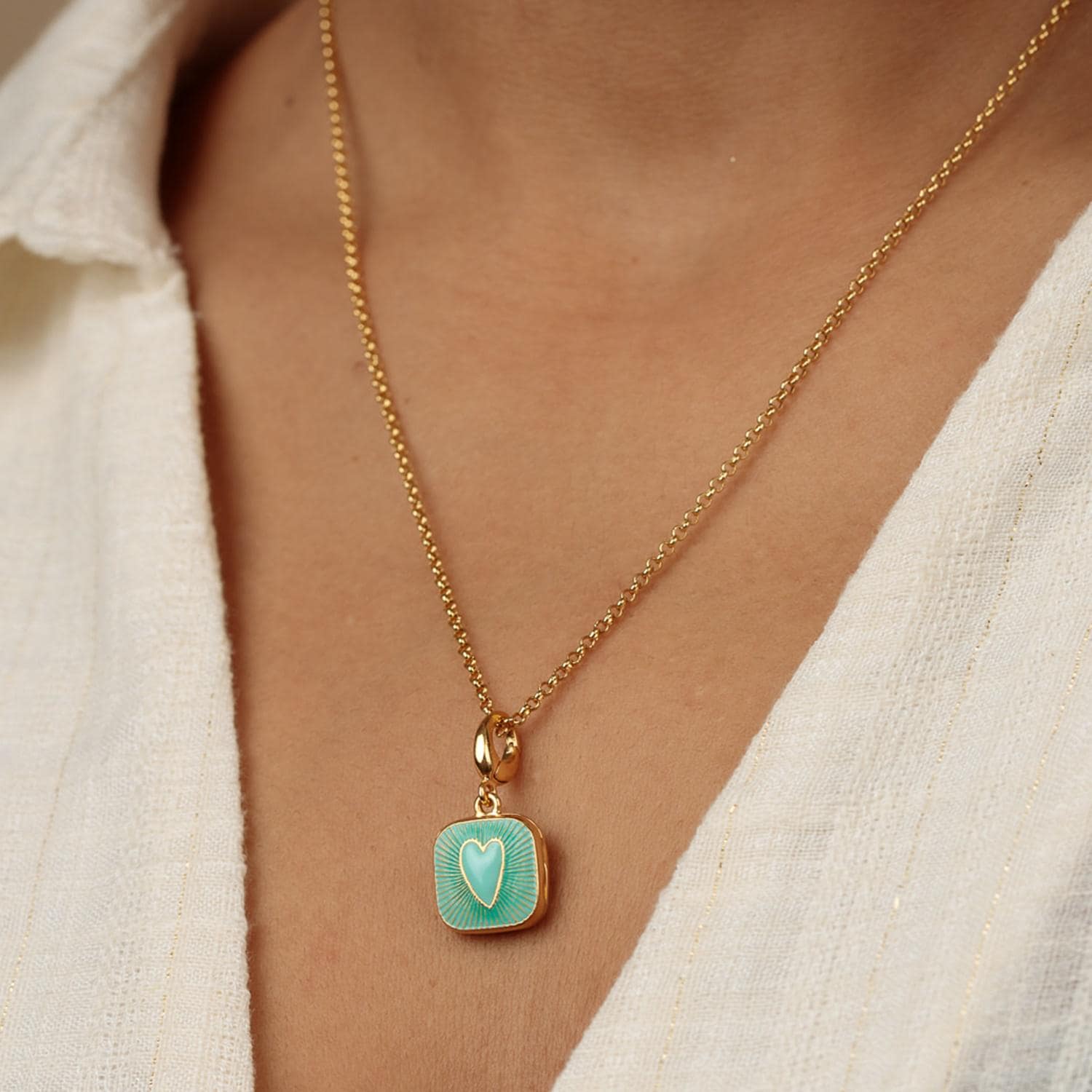 Vergoldete Türkis-Herz-Medaillon-Halskette, Medaillonhalskette Für Frauen, 18 Karat Vergoldete Medaillon-Halskette, Geschenk Sie Vergoldete Türkis-Herz-Medaillon-Halskette, Medaillonhalskette Für Frauen, 18 Karat Vergoldete Medaillon-Halskette, Geschenk Sie von LilyCharmed