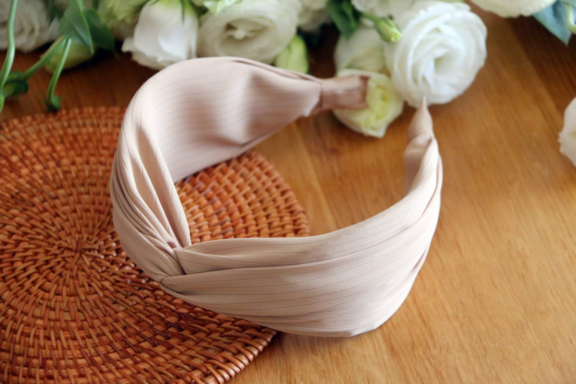 Beige Twist Knoten Stirnband, Gestreiftes Stirnband, Uni Stirnband Für Frauen, Gestreiftes Turban Stirnband, Party von LilyFashionStudio