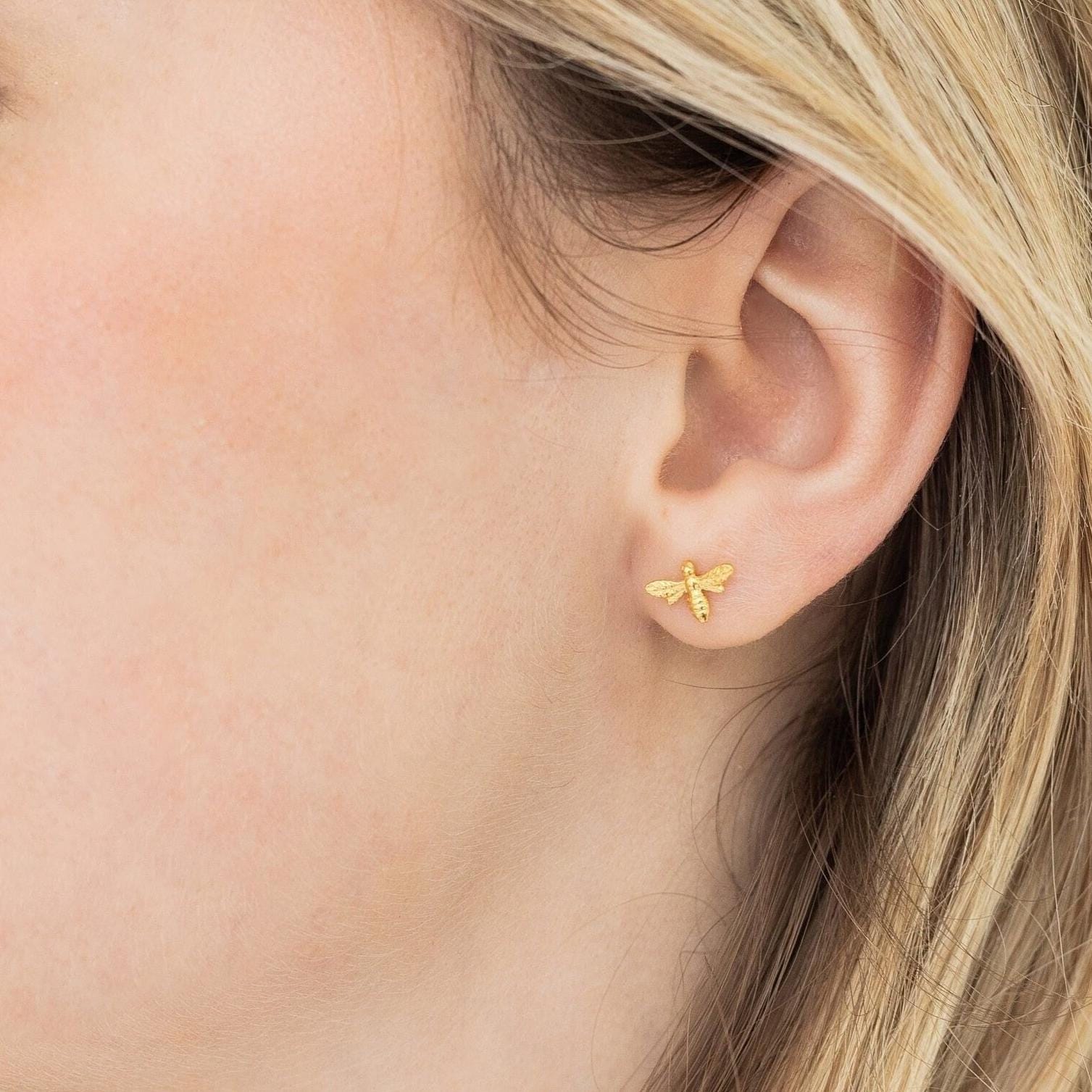 Kleine Bienen Ohrstecker Aus Gold Vermeil Kleine Bienen Ohrstecker Aus Gold Vermeil von LilyMoJewellery