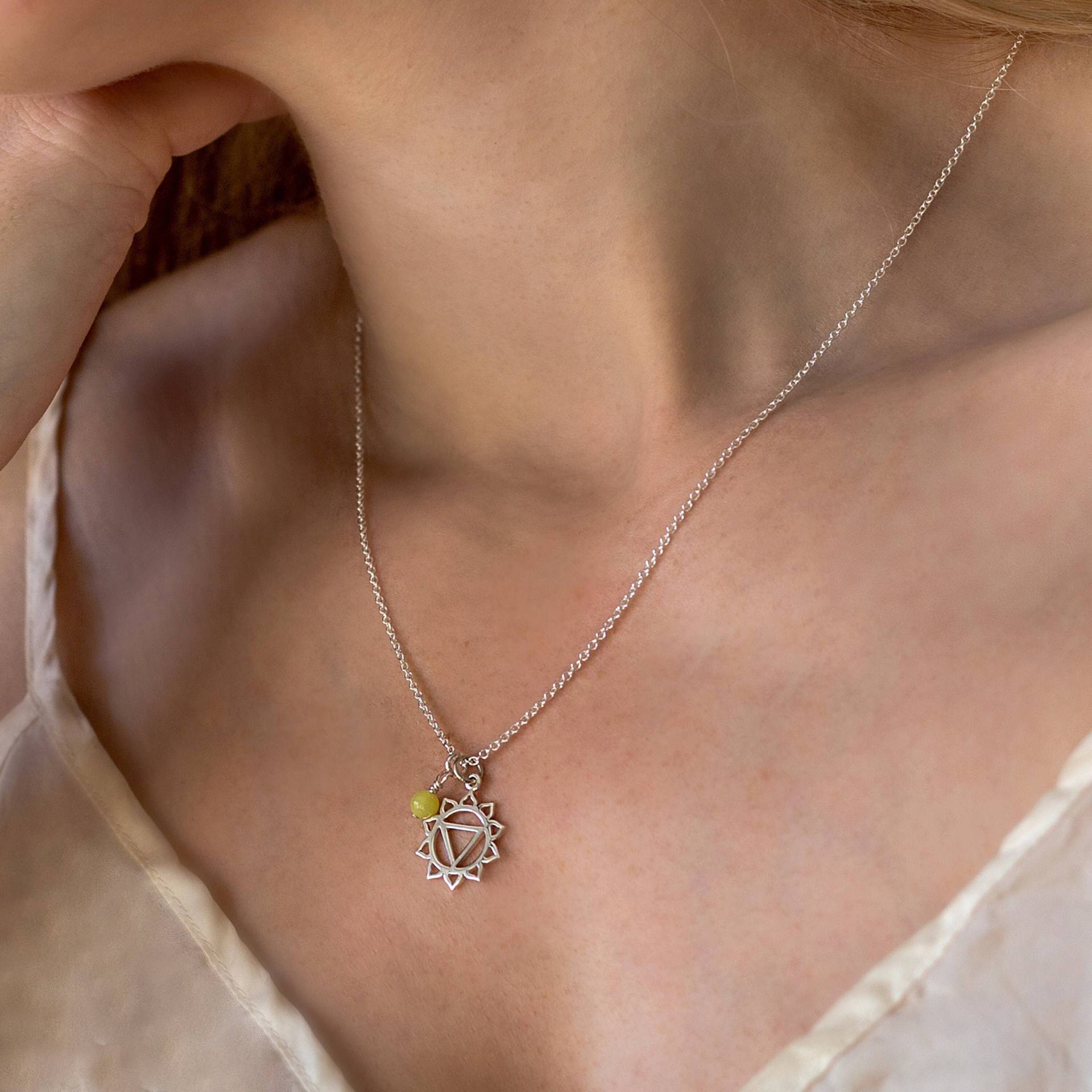 Silber Solar Plexus Chakra Halsketten Mit Lemon Jade Stein Silber Solar Plexus Chakra Halsketten Mit Lemon Jade Stein von LilyMoJewellery