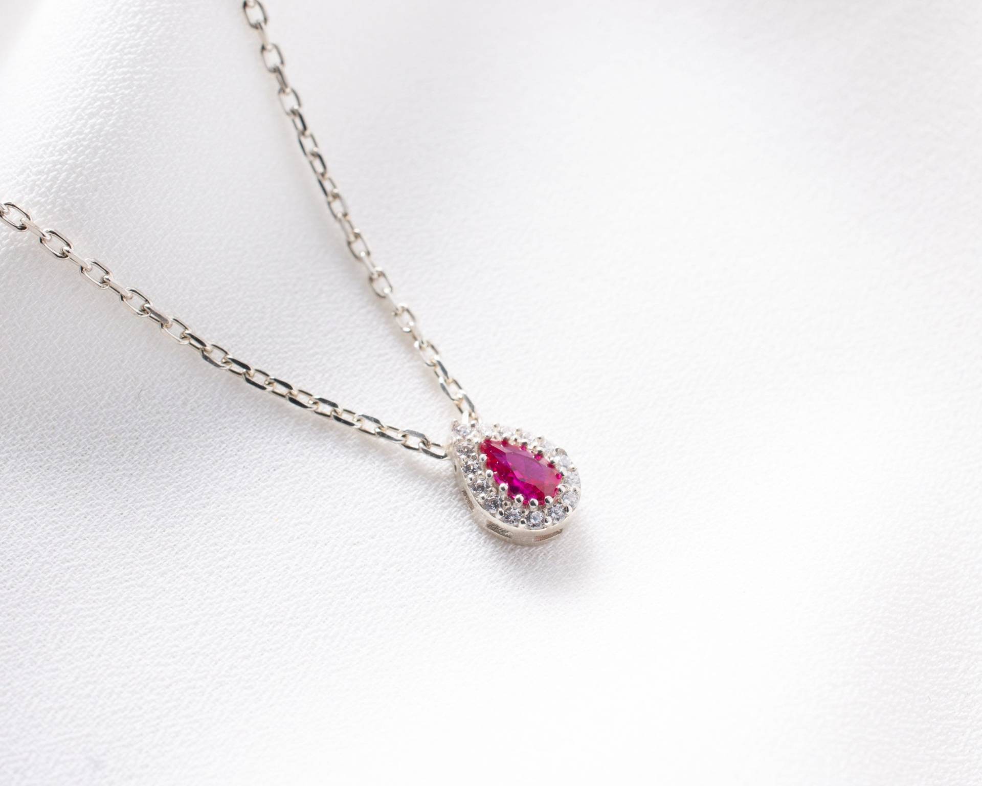 Rubin Geburtsstein Schmuck, Halskette Für Frauen, Tropfen Halskette, Personalisierte Juli Handgemachtes Geschenk von LilySilverDesign