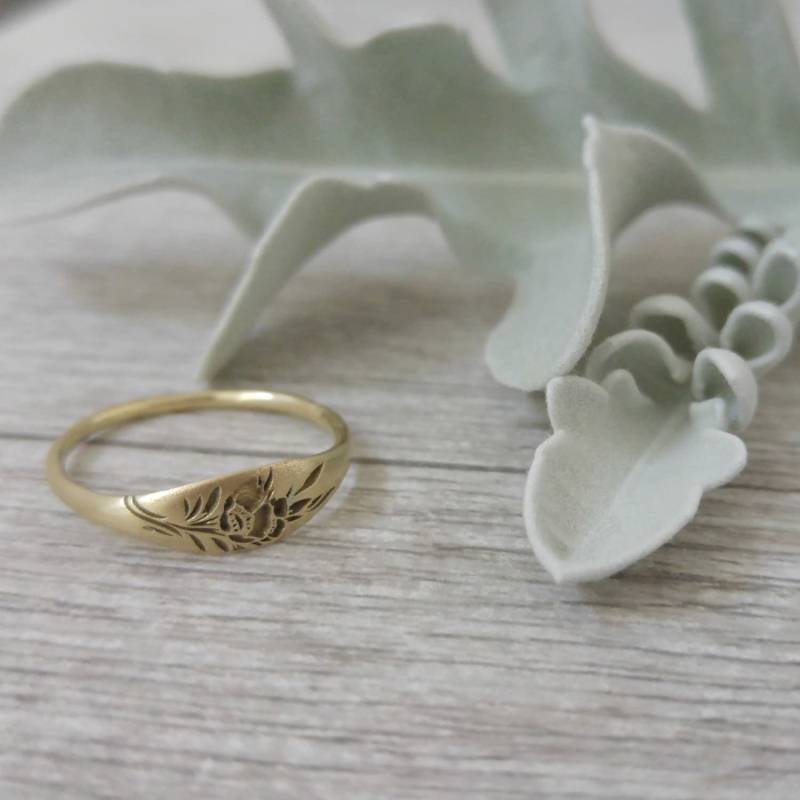 Gold Blume Ring, Vintage-stil Siegelring Für Frauen, Einzigartige Ehering, 14K Blumen von LilyandDahlia