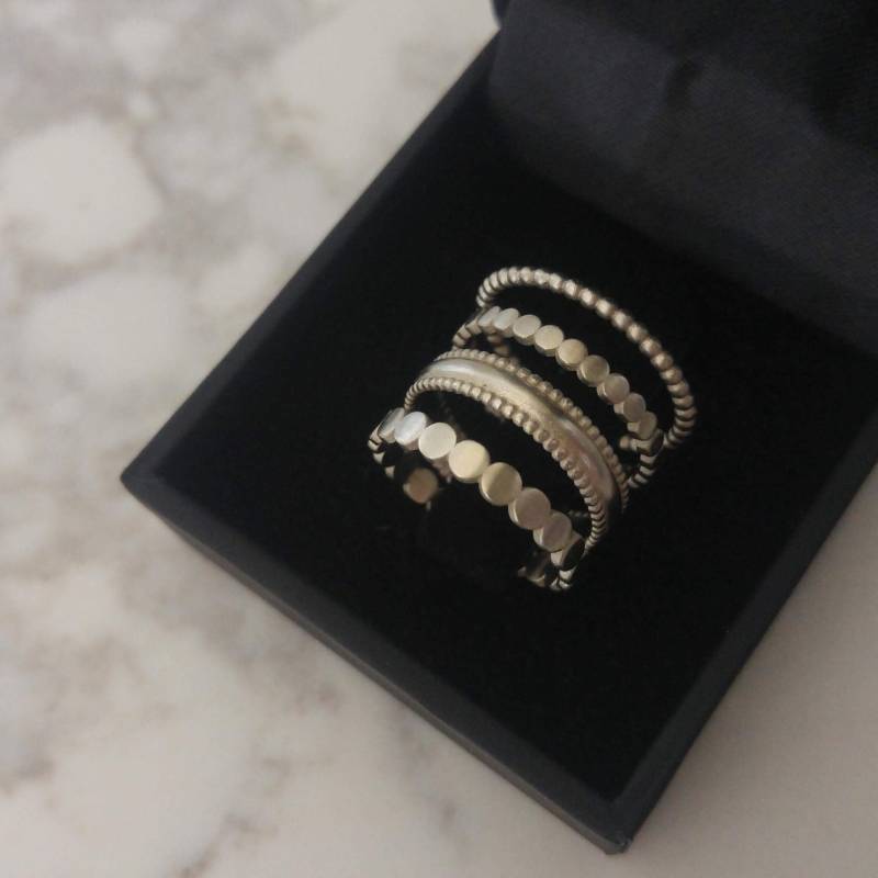 Gold Stapelringe Set, 14K Ring Dünne Für Frauen, Vier Ringe Stapelbar Ehering Set von LilyandDahlia