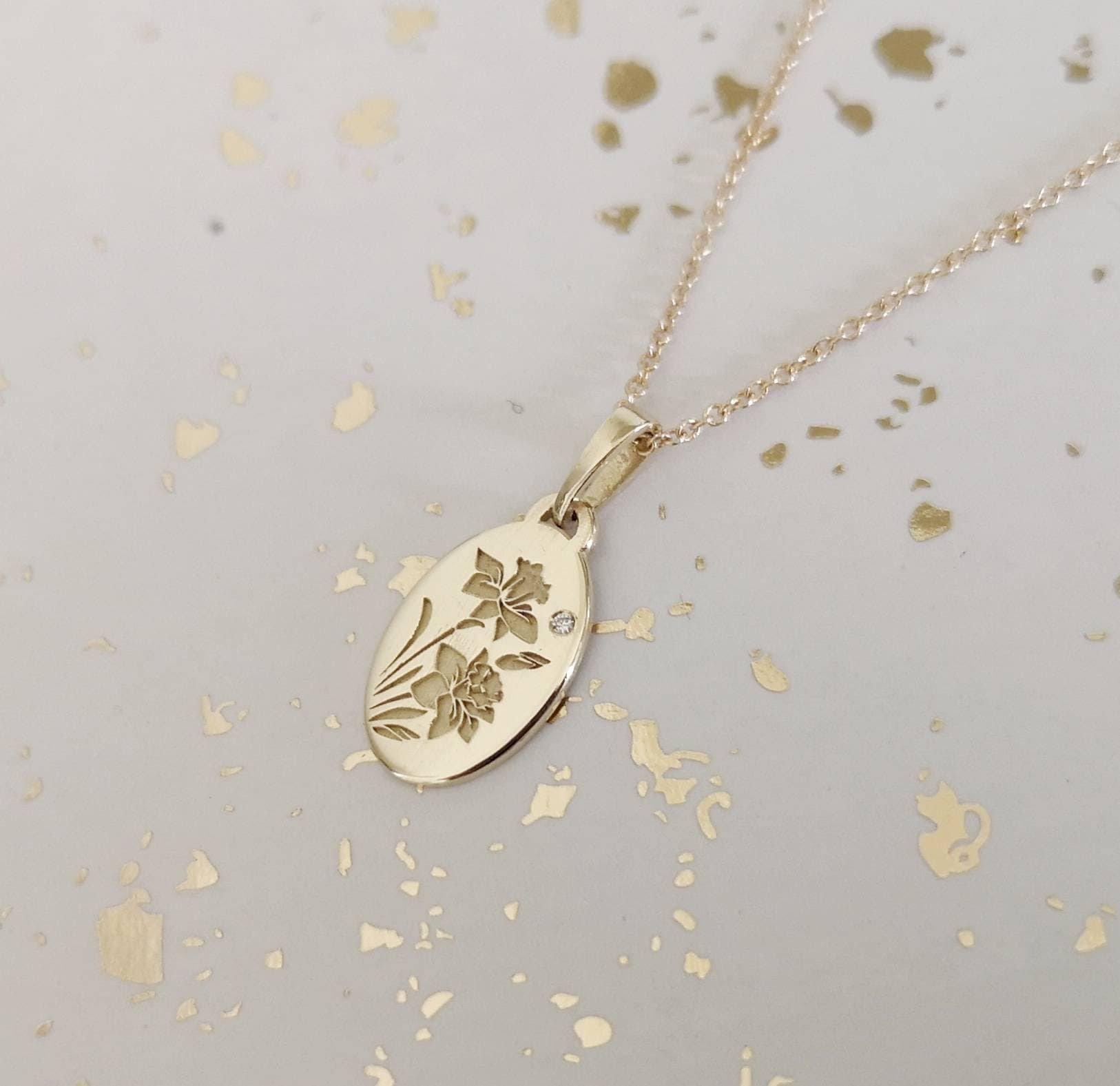 Narzisse Blume Halskette, Ovale Anhänger Im Vintage-stil, Personalisierte Anhänger, Geburtsstein Charme Geschenk Zum Valentinstag von LilyandDahlia