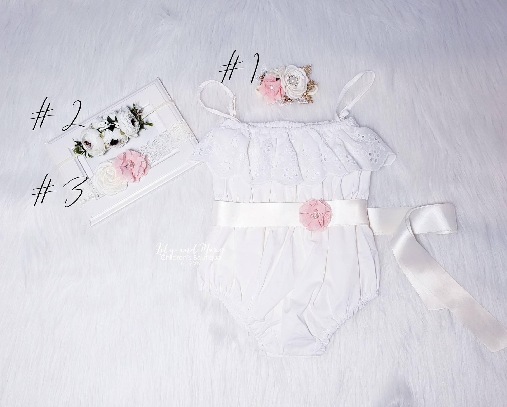 Boho Chic Aus Weißen Peach Baby Mädchen Strampler, Boho Chic Outfit, 1. Geburtstag Taufe Spitze Strampler Set von LilyandMax