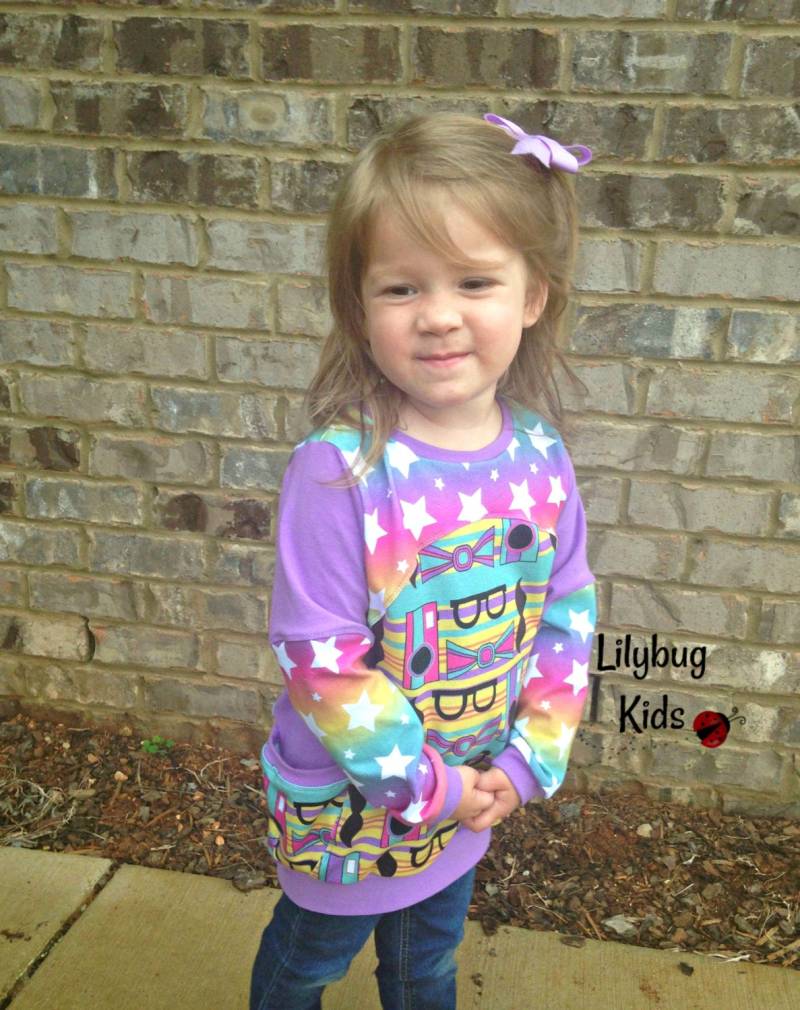 4T Sterne Shirt Mit Taschen Und Langen Ärmeln von LilybugKids