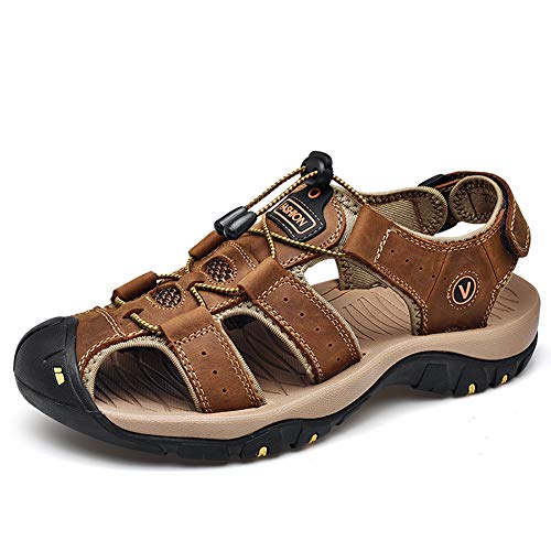 Lilychan Herren Walking Outdoor Sommersandalen Leder Atmungsaktive rutschfeste Wandersandalen Schutzkappe Geschlossene Zehen Fisherman Beach Schuhe (42 EU, Braun) von Lilychan