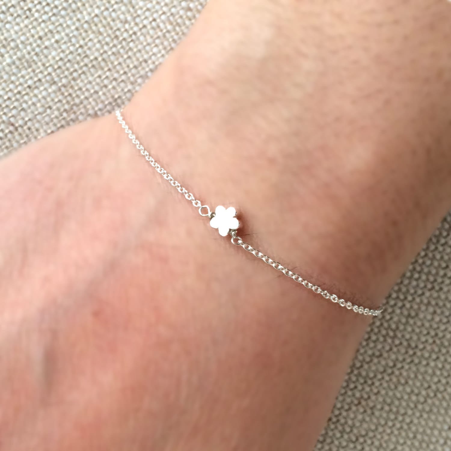 Little Daisy Silber Armband Mit Kleinen Anhänger von LilyetRose
