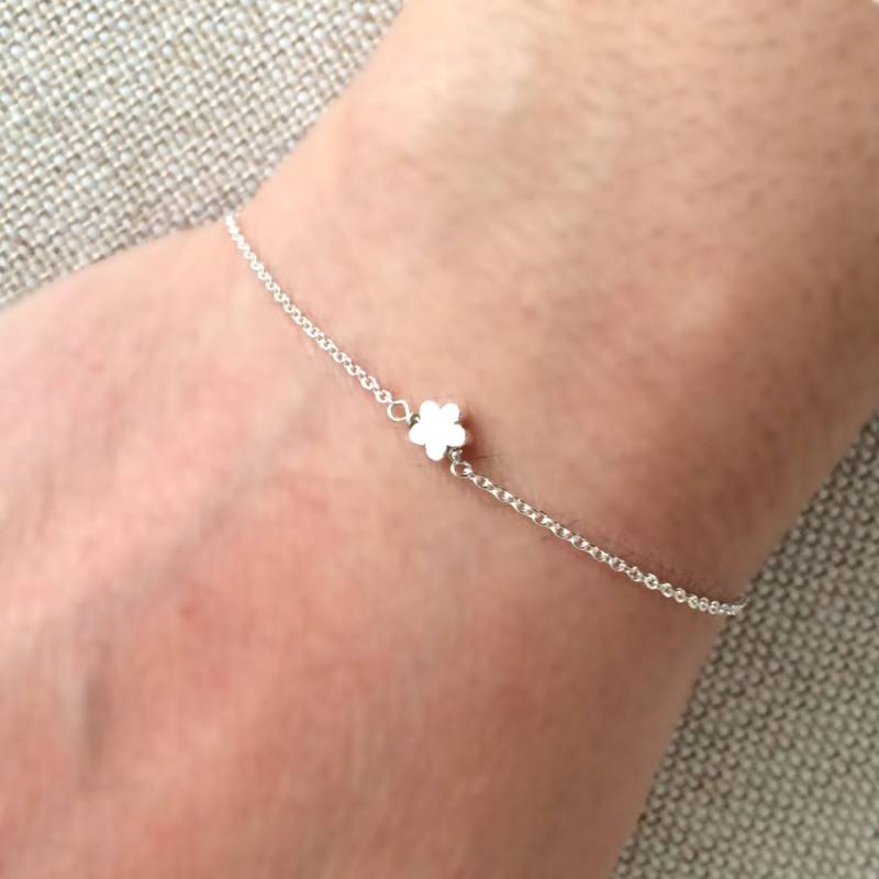 Little Daisy Silber Armband Mit Kleinen Anhänger Little Daisy Silber Armband Mit Kleinen Anhänger von LilyetRose