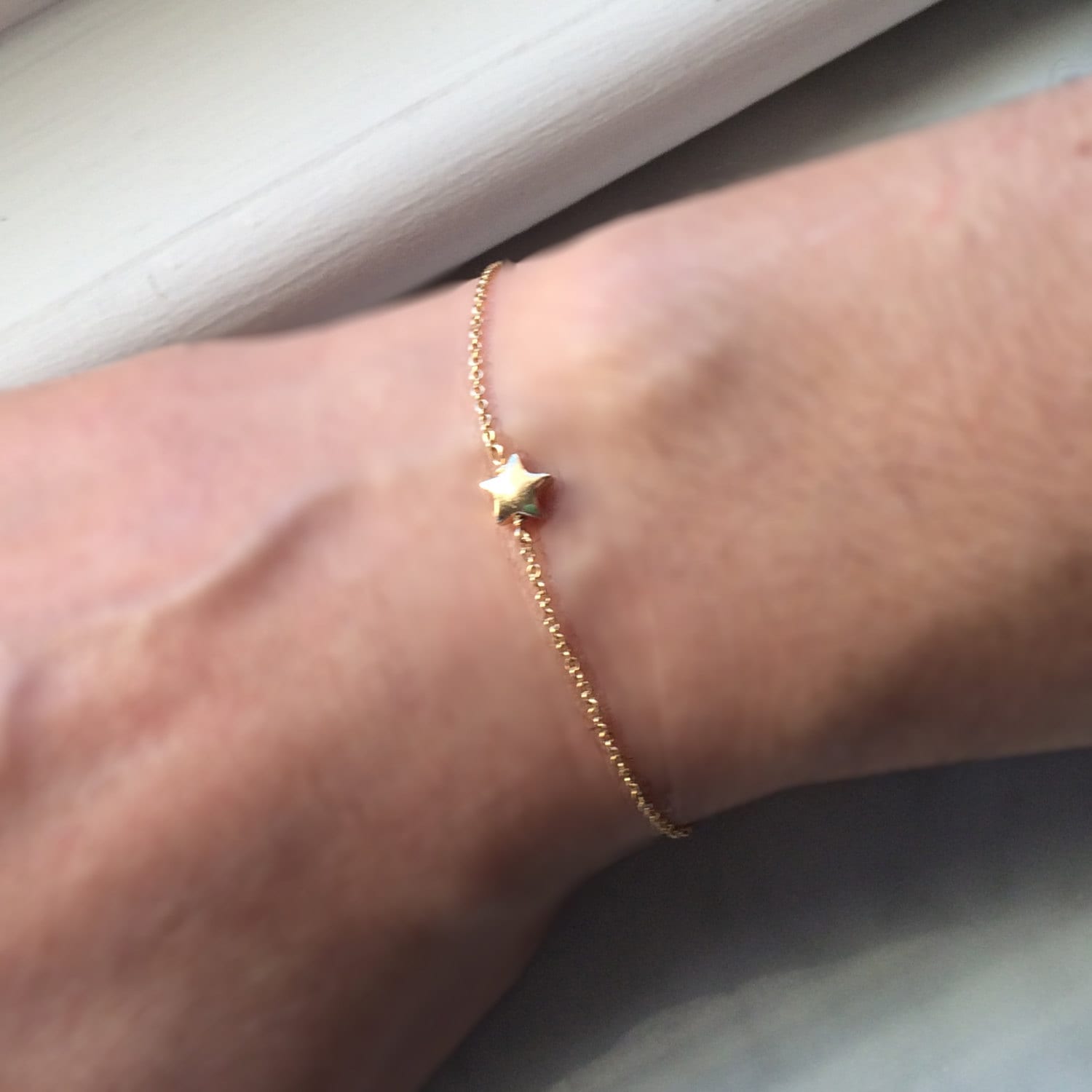 Neuer Artikel Goldfarbenes Armband Mit Kleinem Sternanhänger von LilyetRose