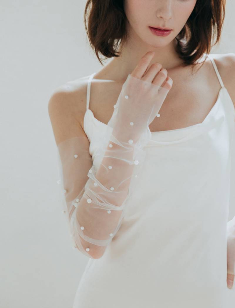 Fingerlose Handschuhe Mit Perle Lange Hochzeitshandschuhe - Tüll Braut Schiere Geraffte Individuelle Armstulpen Brautdusche Accessoires von LilyoftheValleyLotV