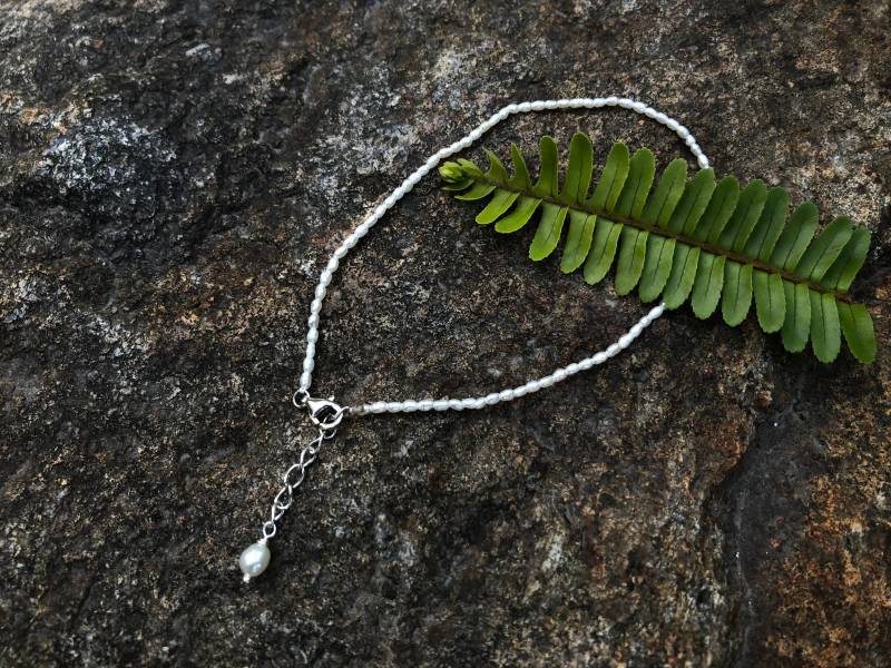 Rice Pearl Fußkettchen Sterling Silber, Kleine Weiße Süßwasserperlen von Lilypearldesign
