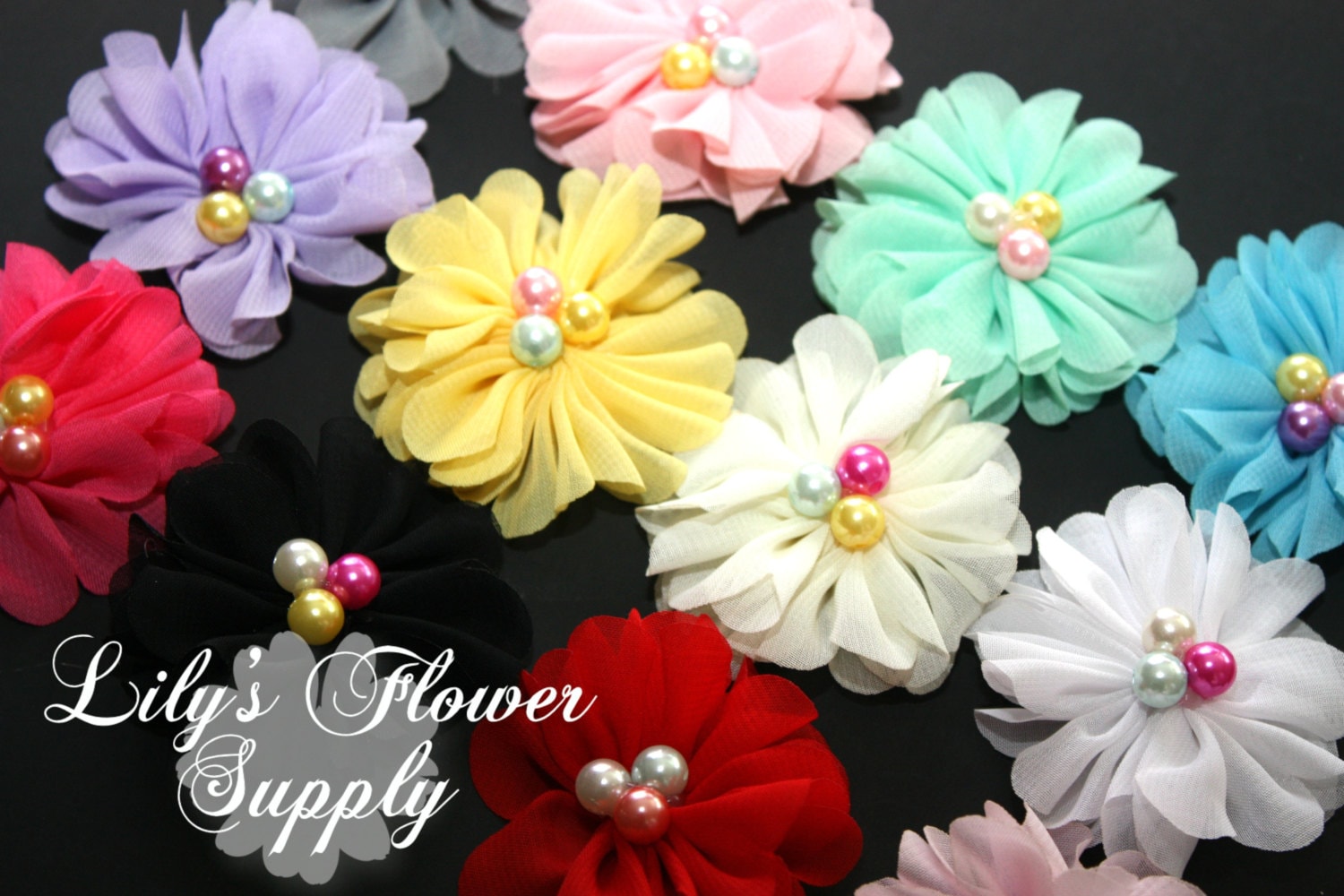 Chiffon Blühen Mit Bunten Pearl - Stoff Blume 2, 2-Zoll Petite Großhandel Mia-Collection Wählen Sie Farben Chiffon Blühen Mit Bunten Pearl - Stoff Blume 2, 2-Zoll Petite Großhandel Mia-Collection Wählen Sie Farben von LilysFlowerSupply