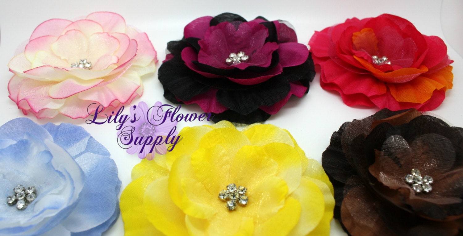 Zwei - Strass Blumen Pfingstrose Organza Blume Fabric Flower Seide Heimwerker Großhandel Wählen Sie Farben Angebot Zwei - Strass Blumen Pfingstrose Organza Blume Fabric Flower Seide Heimwerker Großhandel Wählen Sie Farben Angebot von LilysFlowerSupply