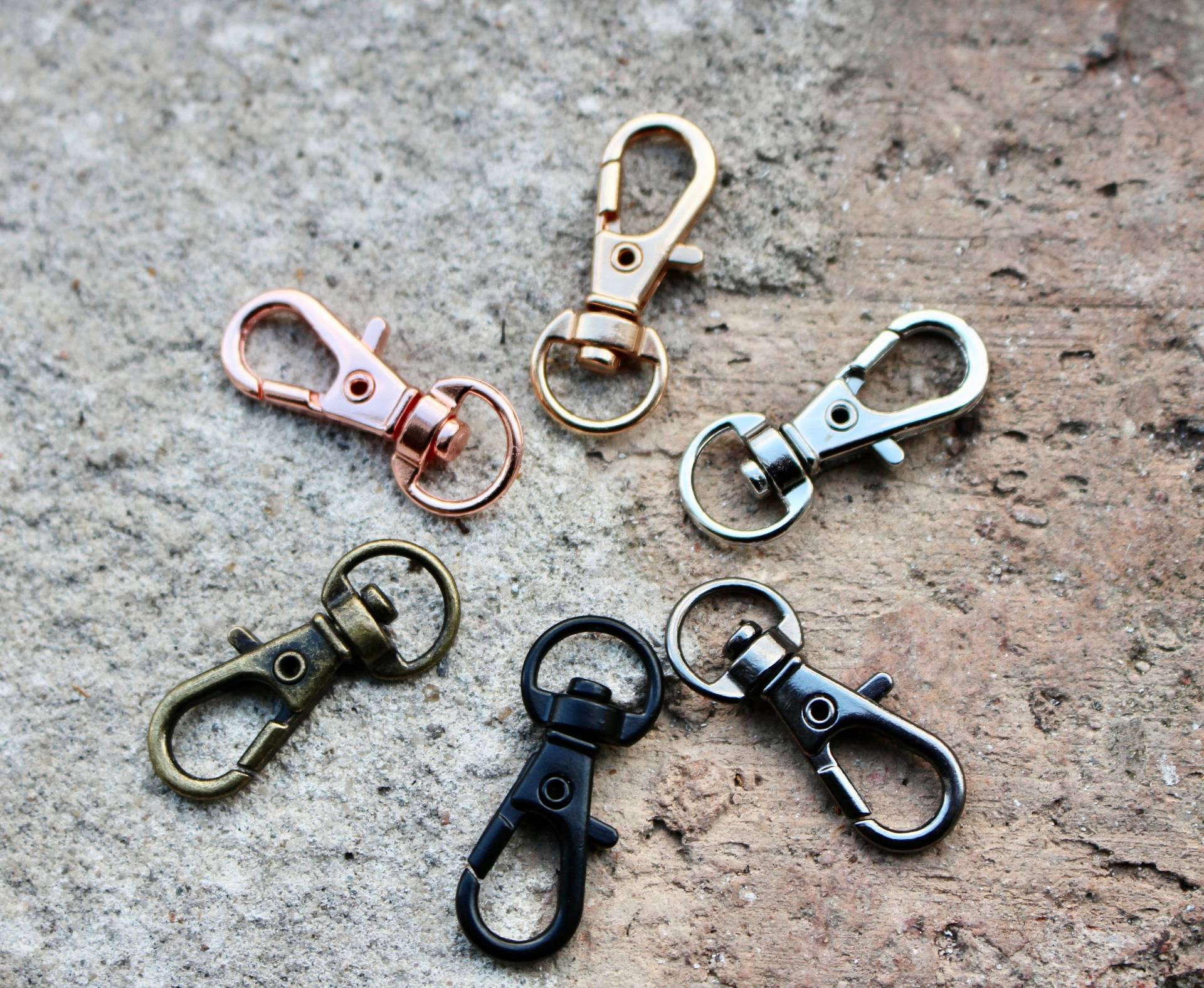 Karabiner /Schlüsselkarabiner/Karabinerhaken Schlüsselring 6 Farben Silber Gold Roségold Schwarz Grau Karabiner /Schlüsselkarabiner/Karabinerhaken Schlüsselring 6 Farben Silber Gold Roségold Schwarz Grau von LilyundHund